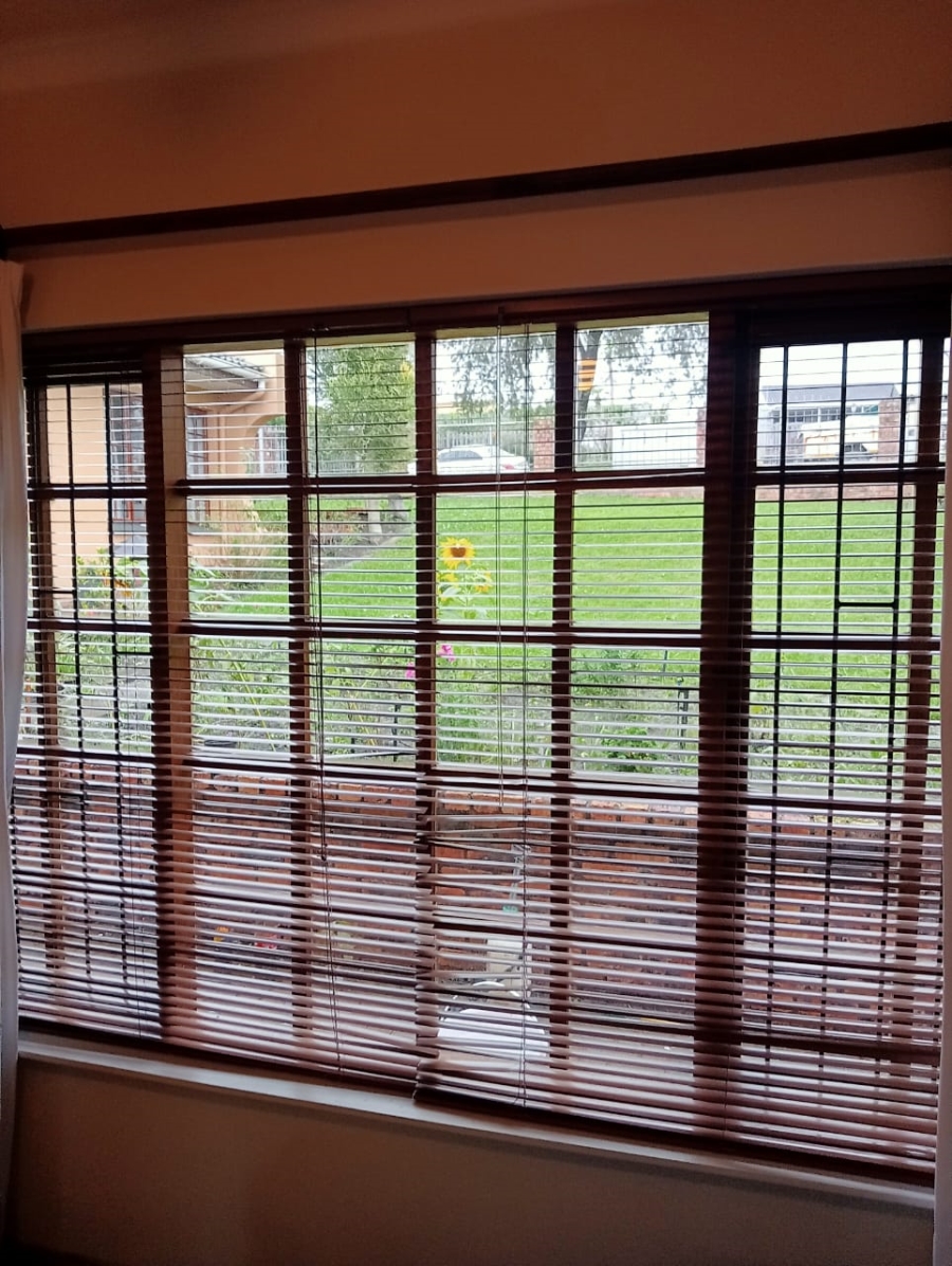 4 Bedroom Property for Sale in Nahoon Valley Park Eastern Cape